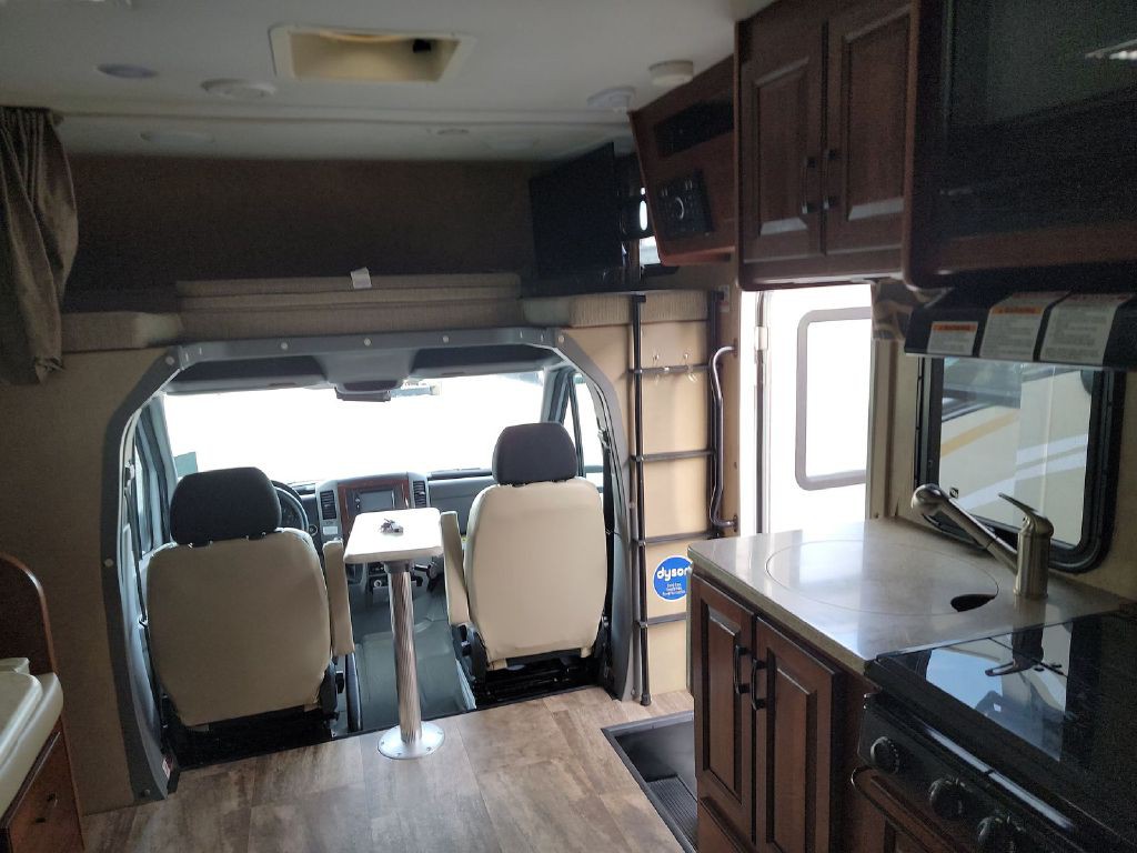 2017 Mercedes-Benz Sprinter Image 8