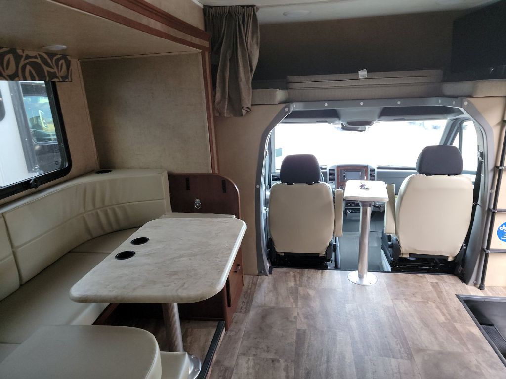 2017 Mercedes-Benz Sprinter Image 11