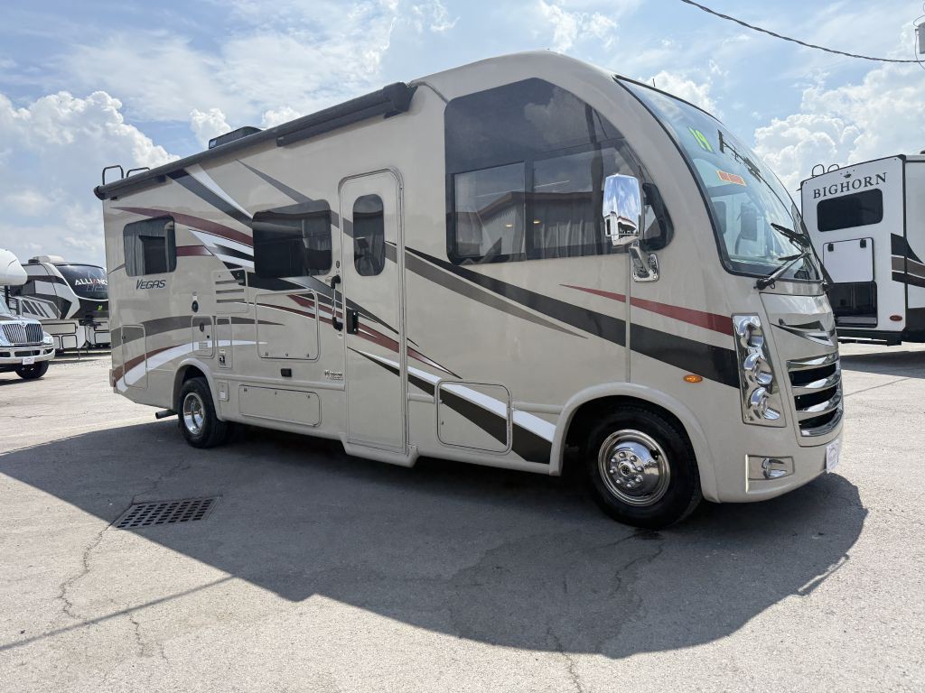 2019 Ford Econoline Image 1
