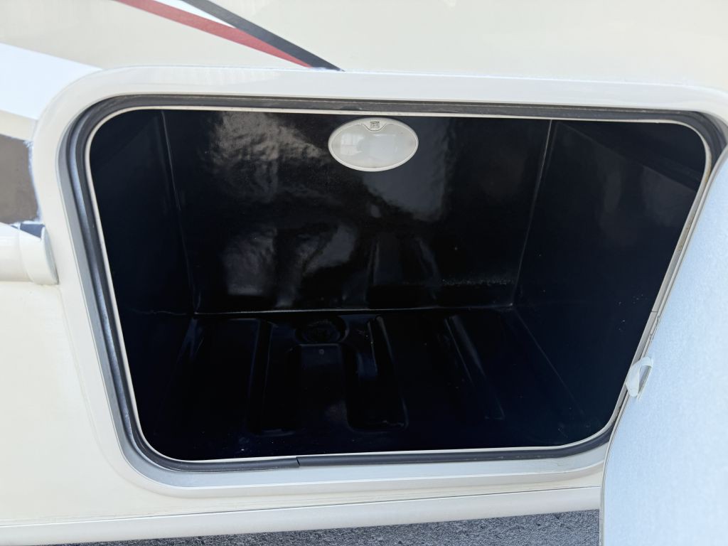 2019 Ford Econoline Image 24