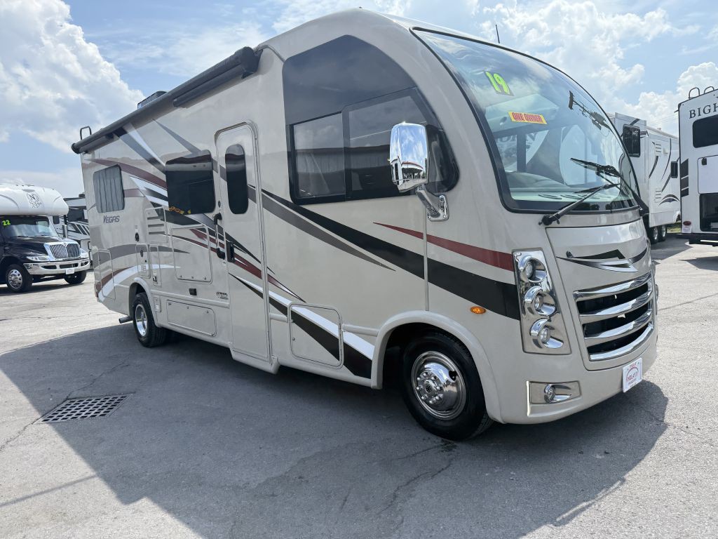2019 Ford Econoline Image 34