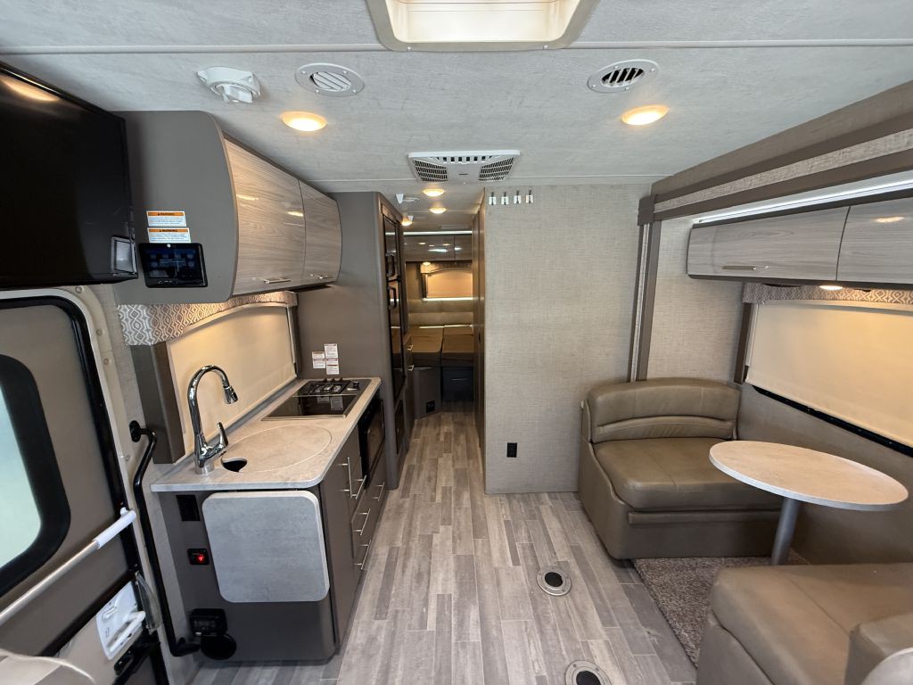 2019 Ford Econoline Image 36