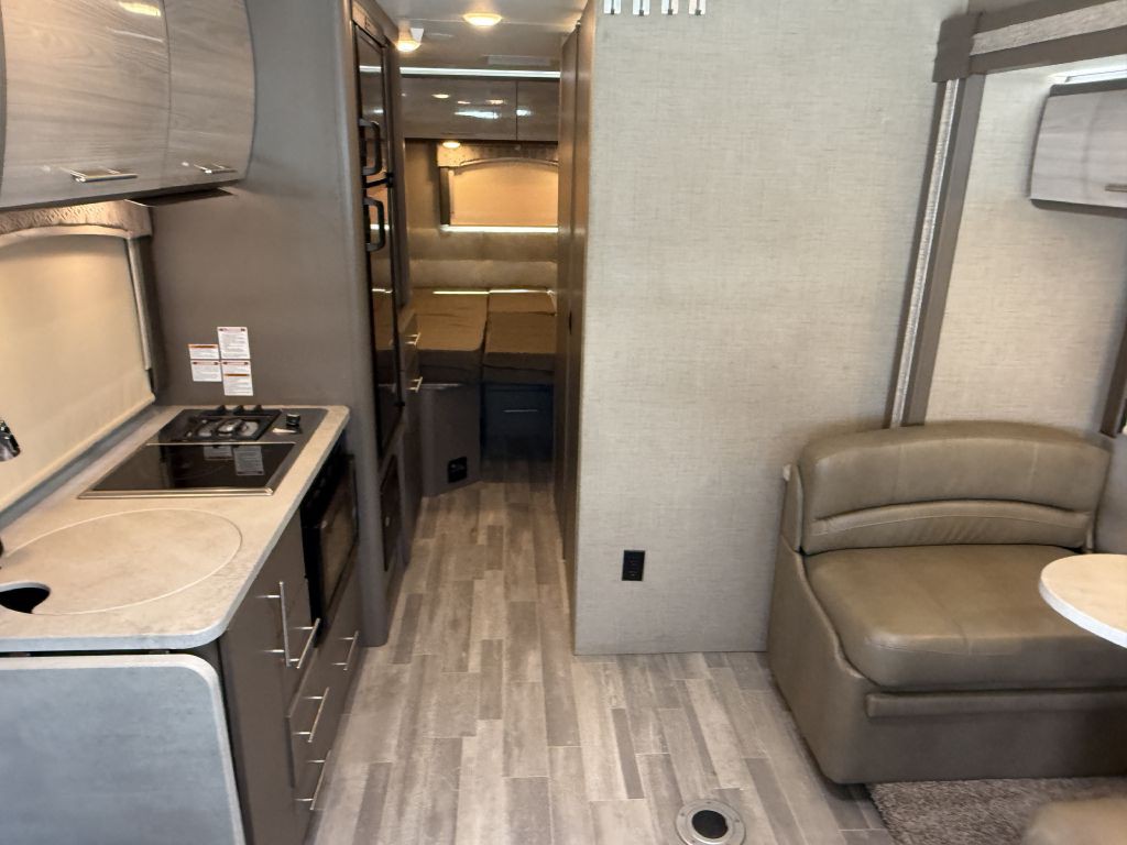 2019 Ford Econoline Image 37