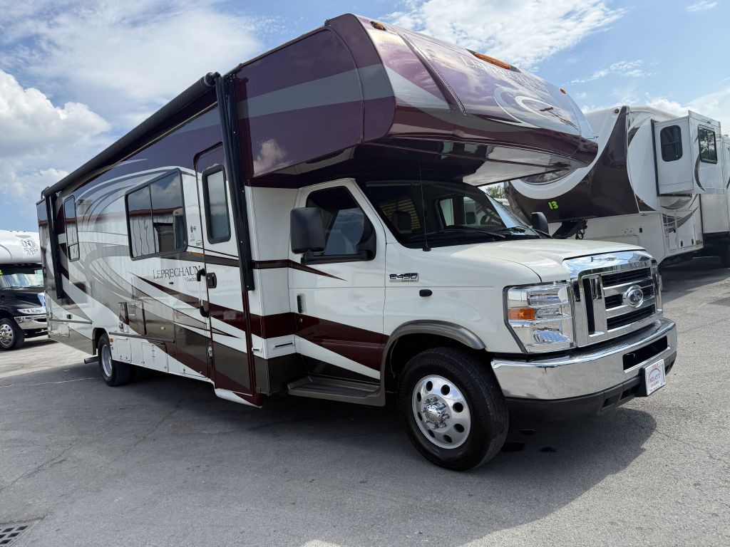 2017 Ford Econoline Image 2