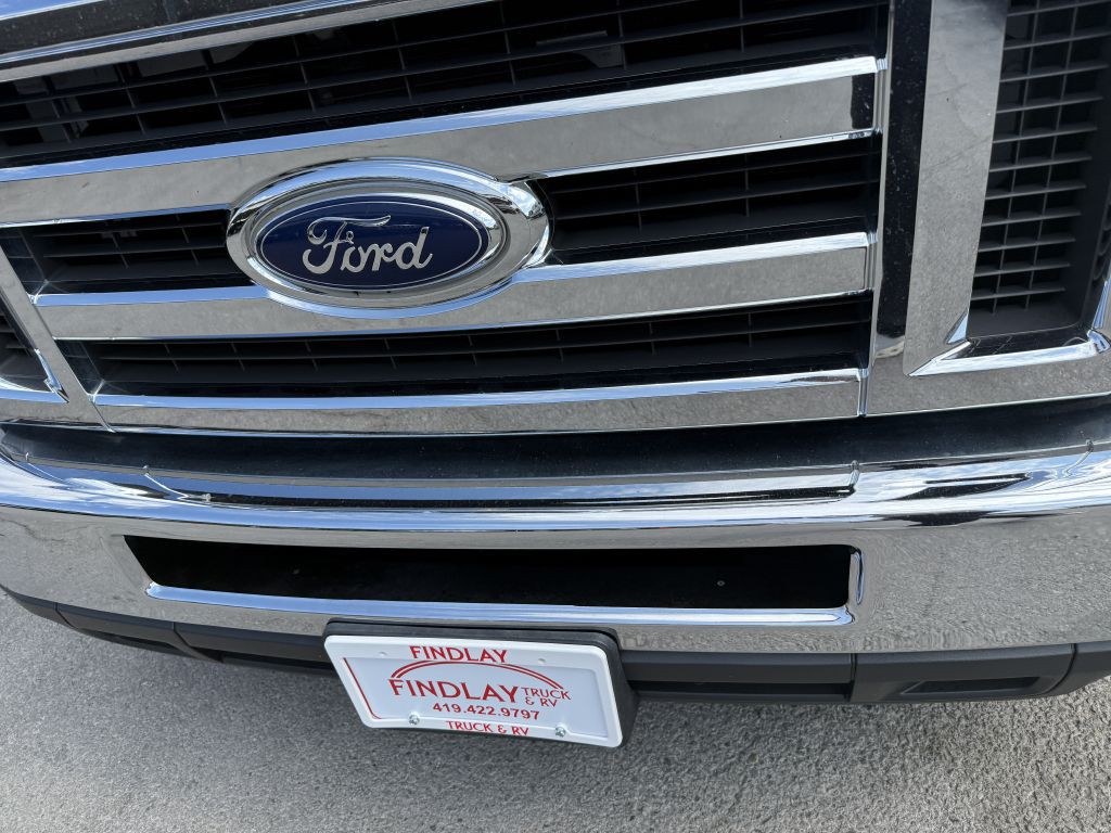 2017 Ford Econoline Image 27