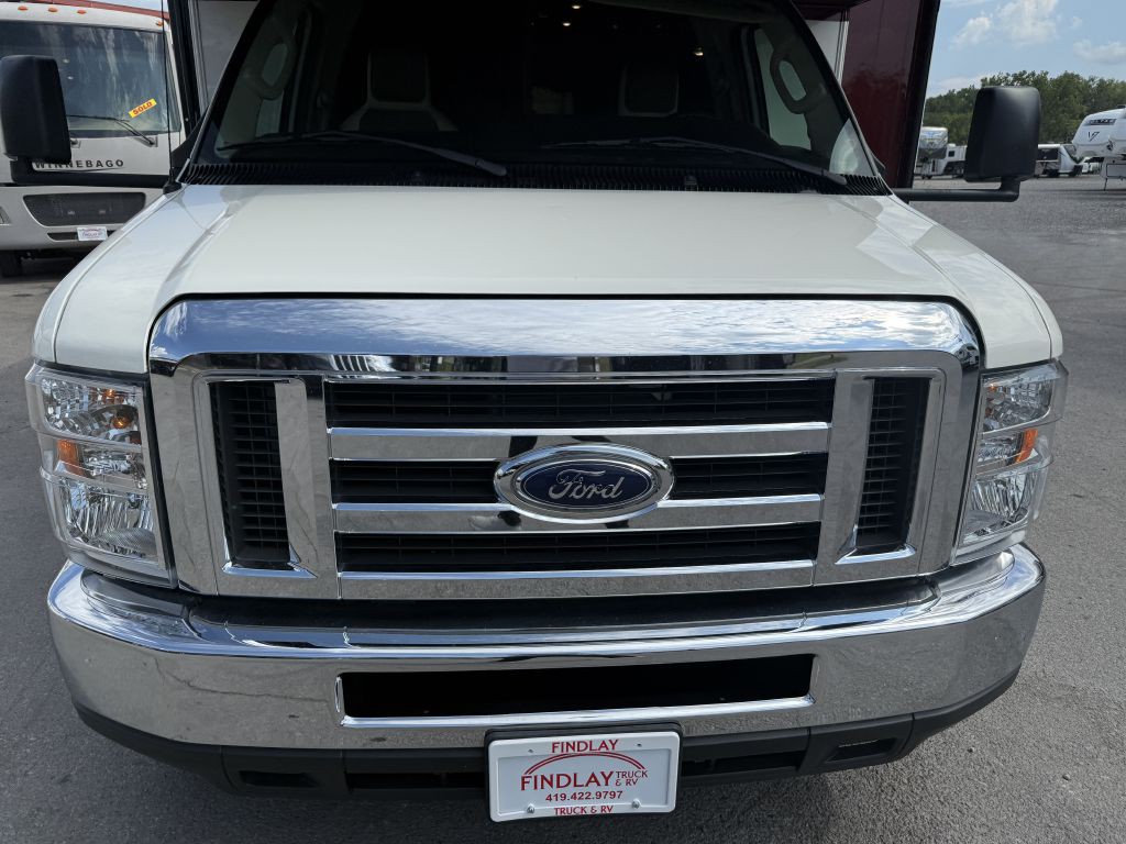 2017 Ford Econoline Image 40