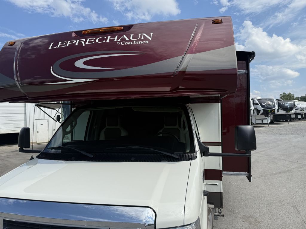 2017 Ford Econoline Image 41
