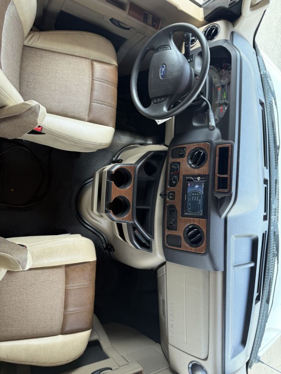 2017 Ford Econoline Image 48