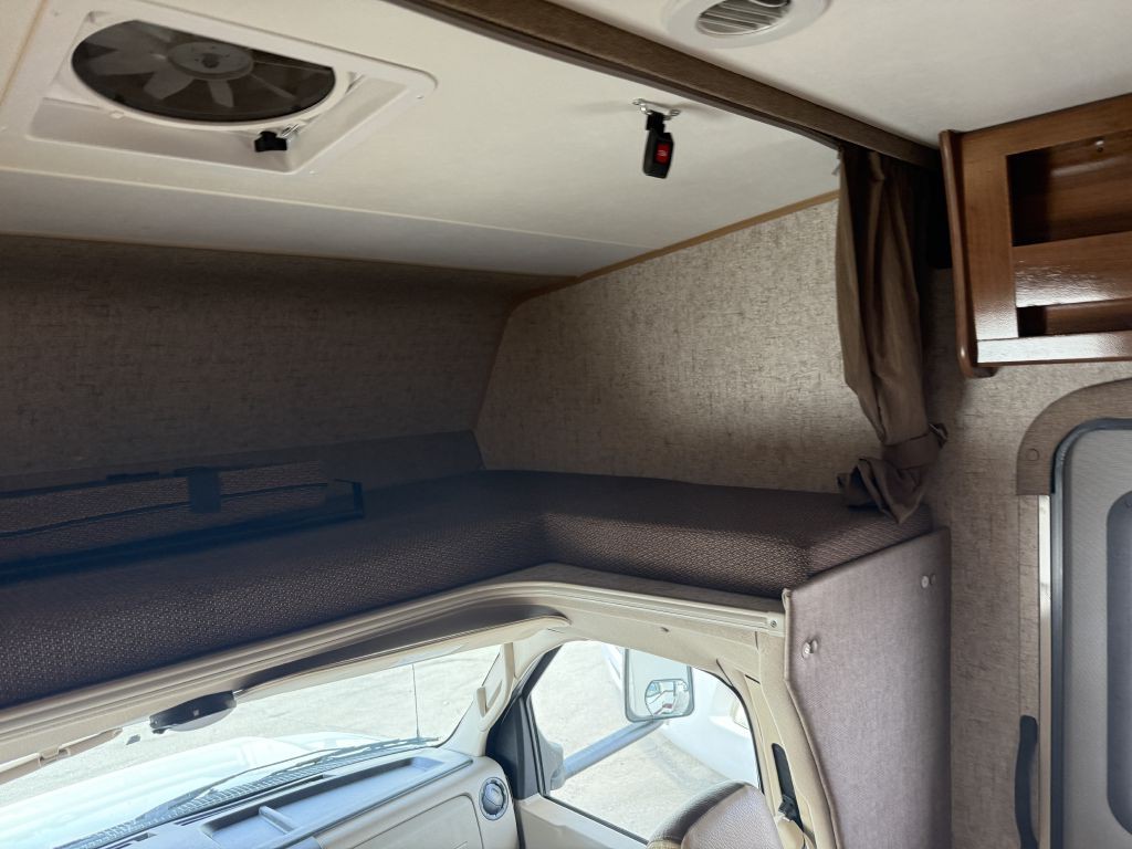2017 Ford Econoline Image 52