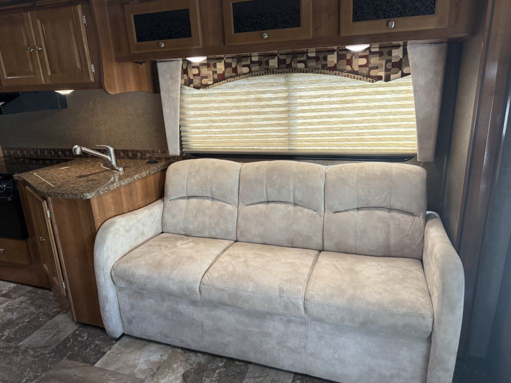 2017 Ford Econoline Image 55
