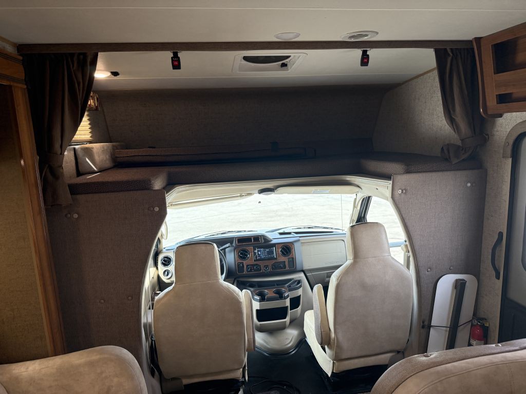 2017 Ford Econoline Image 56