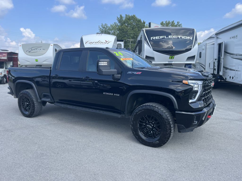 2024 Chevrolet Silverado 1500 Image 2