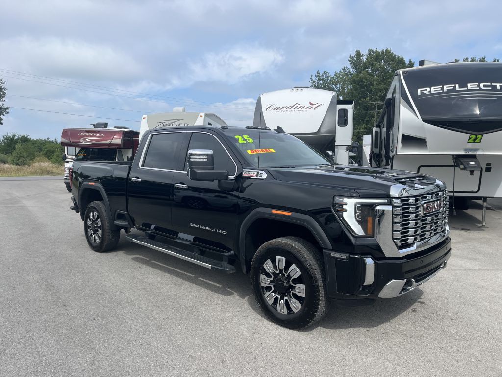 2025 GMC Sierra Image 2