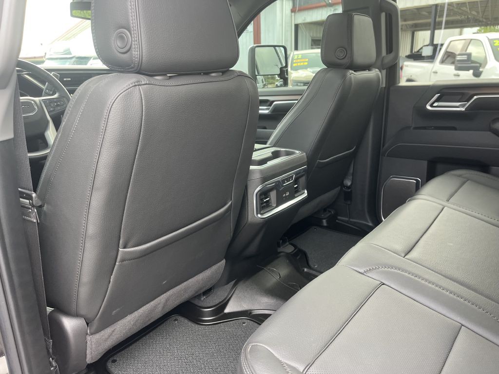 2025 GMC Sierra Image 13