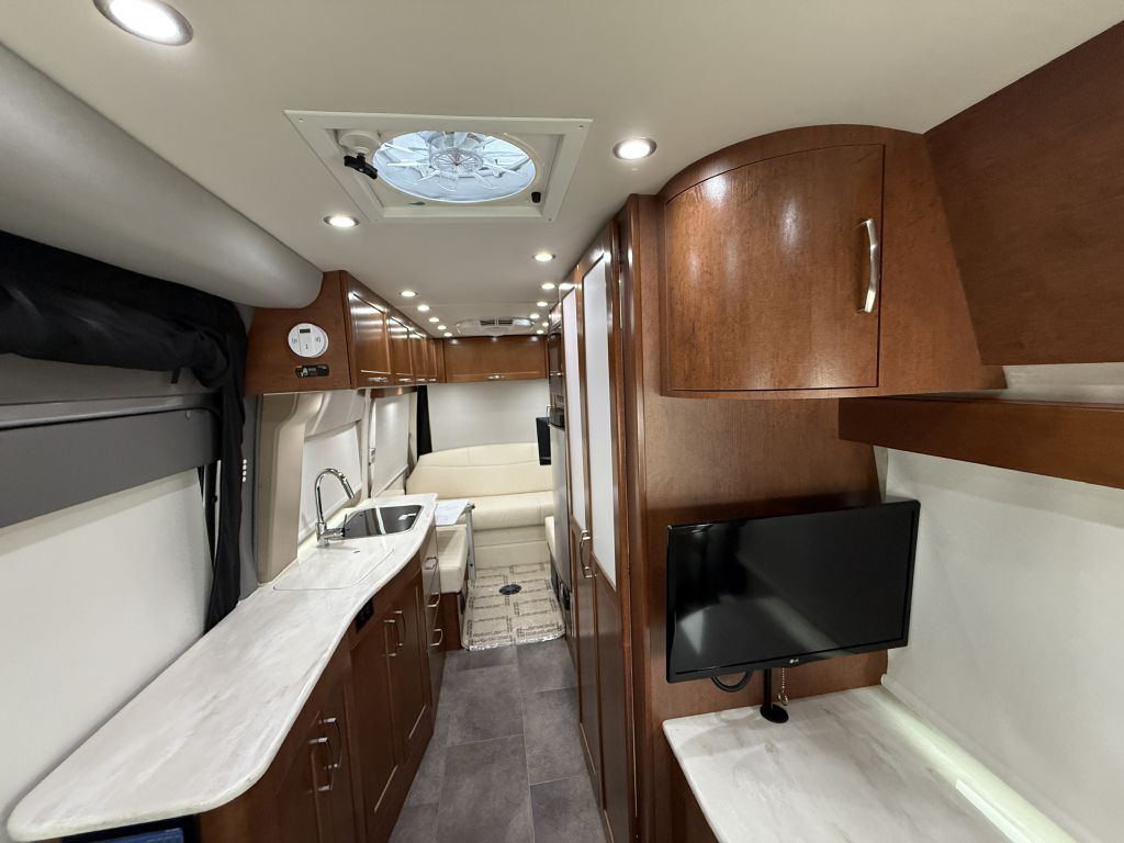 2018 Mercedes-Benz Sprinter Image 38