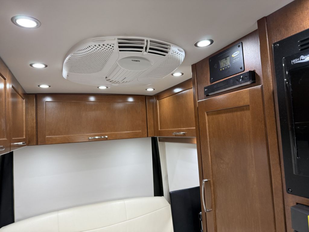 2018 Mercedes-Benz Sprinter Image 47