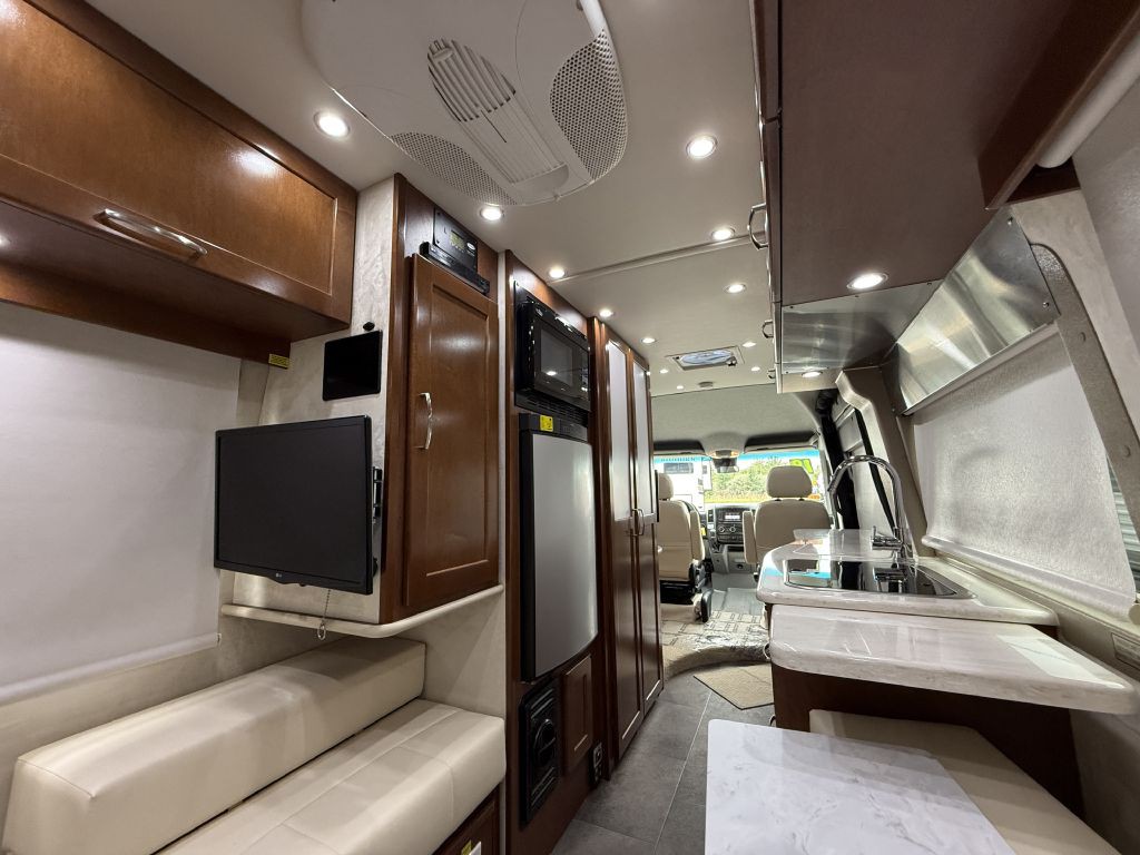 2018 Mercedes-Benz Sprinter Image 76