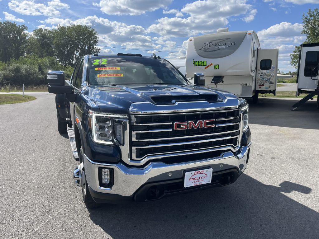 2022 GMC Sierra Image 2
