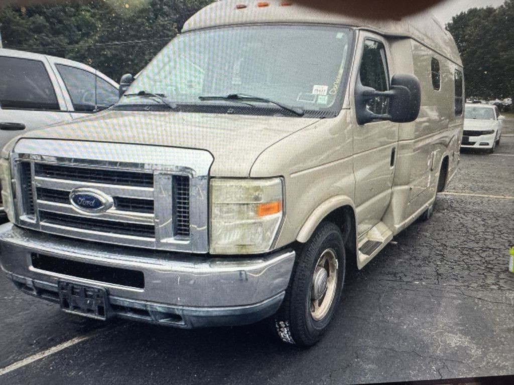 2011 Ford Econoline Image 2