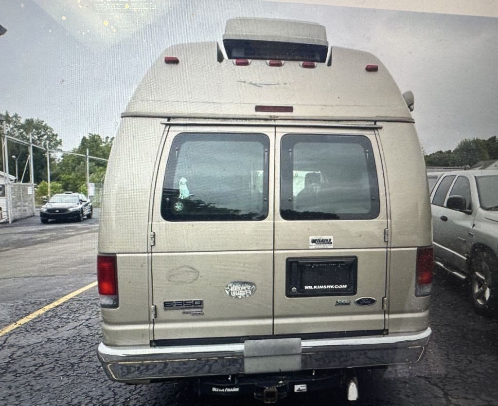 2011 Ford Econoline Image 5