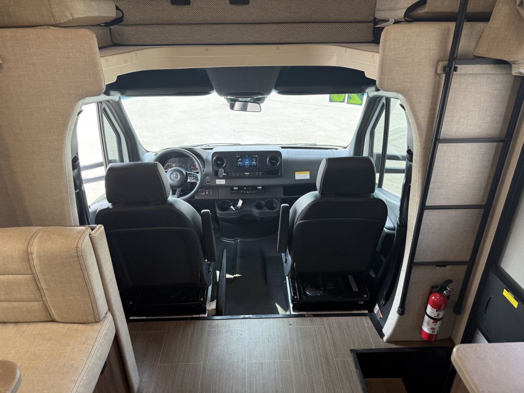 2020 Mercedes-Benz Sprinter Image 46