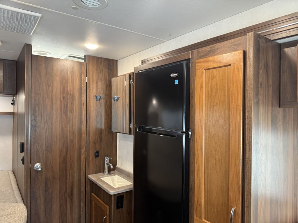 2020 Mercedes-Benz Sprinter Image 50