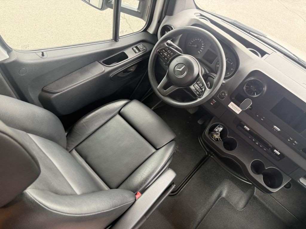2020 Mercedes-Benz Sprinter Image 39