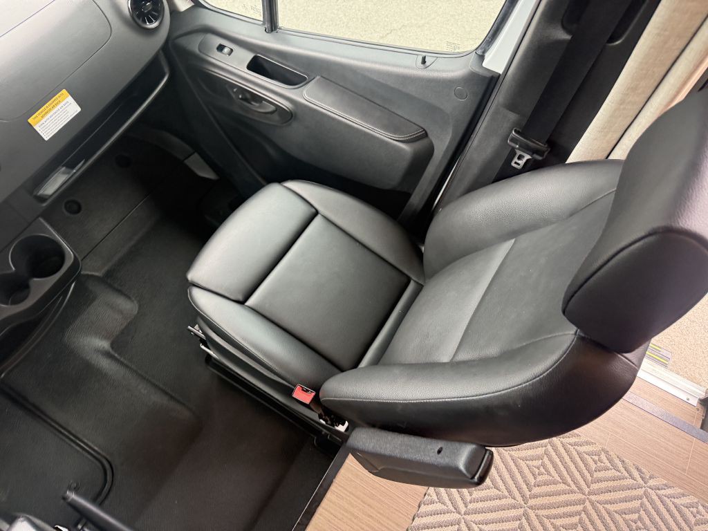 2020 Mercedes-Benz Sprinter Image 40