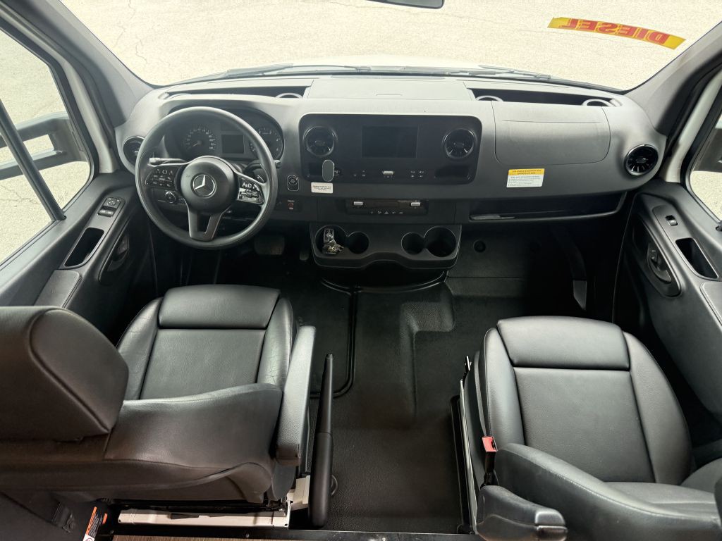 2020 Mercedes-Benz Sprinter Image 41