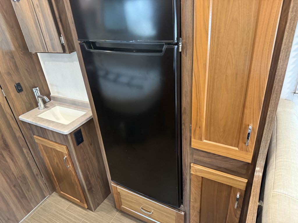 2020 Mercedes-Benz Sprinter Image 51