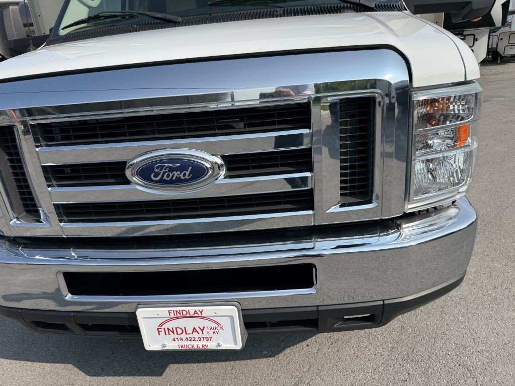 2018 Ford Econoline Image 4