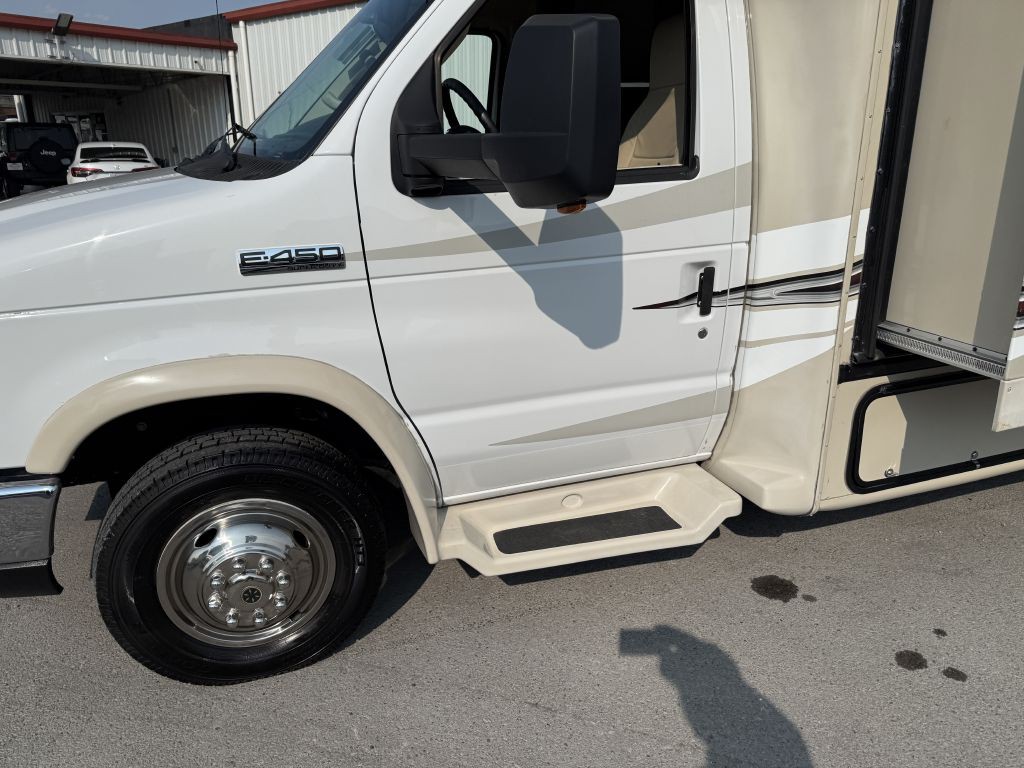 2018 Ford Econoline Image 9