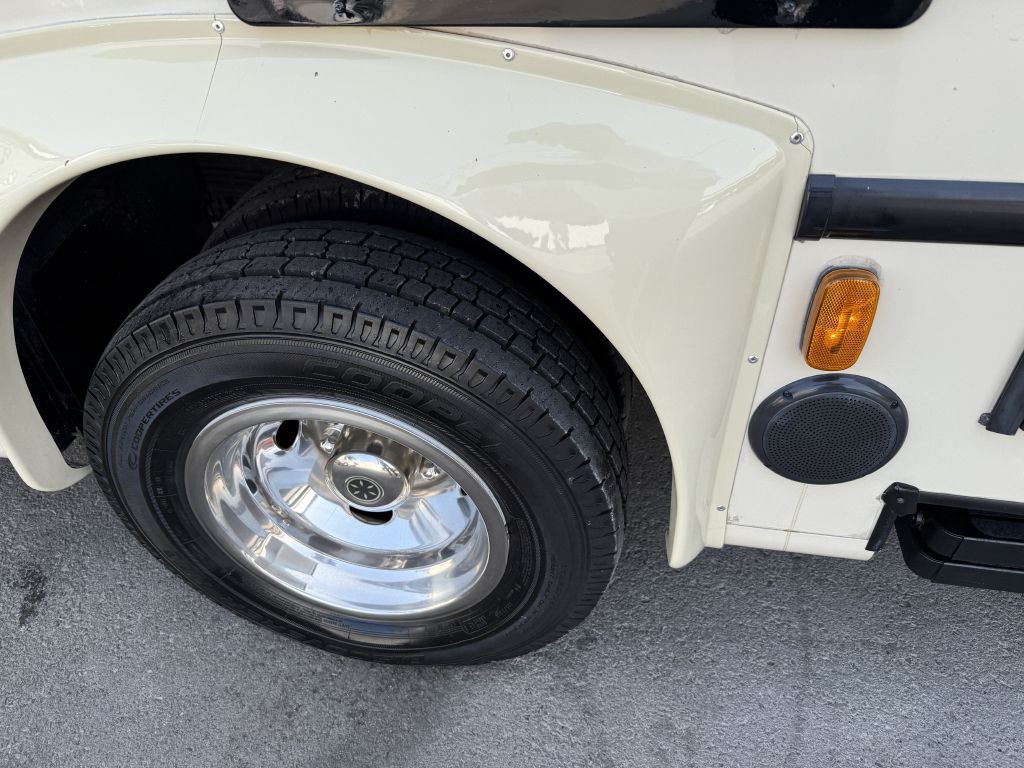 2018 Ford Econoline Image 16