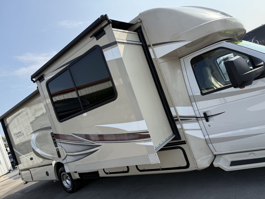 2018 Ford Econoline Image 19