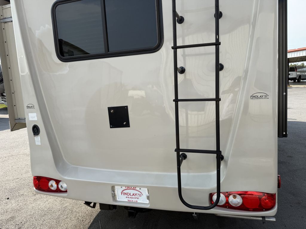 2018 Ford Econoline Image 27