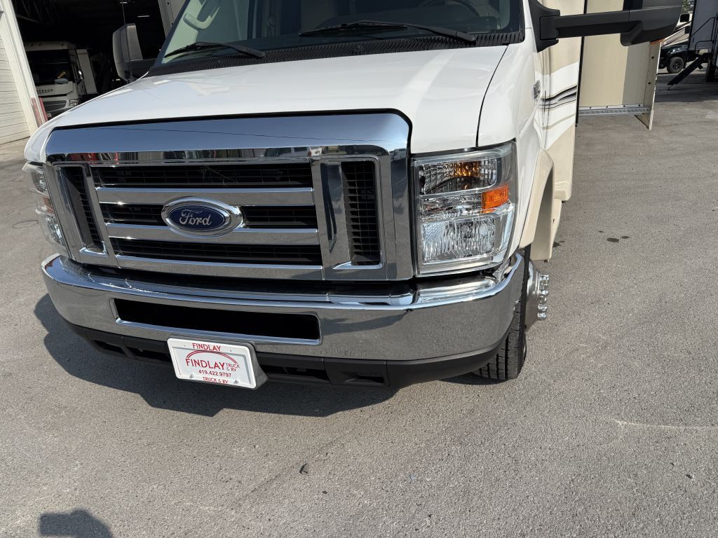 2018 Ford Econoline Image 32