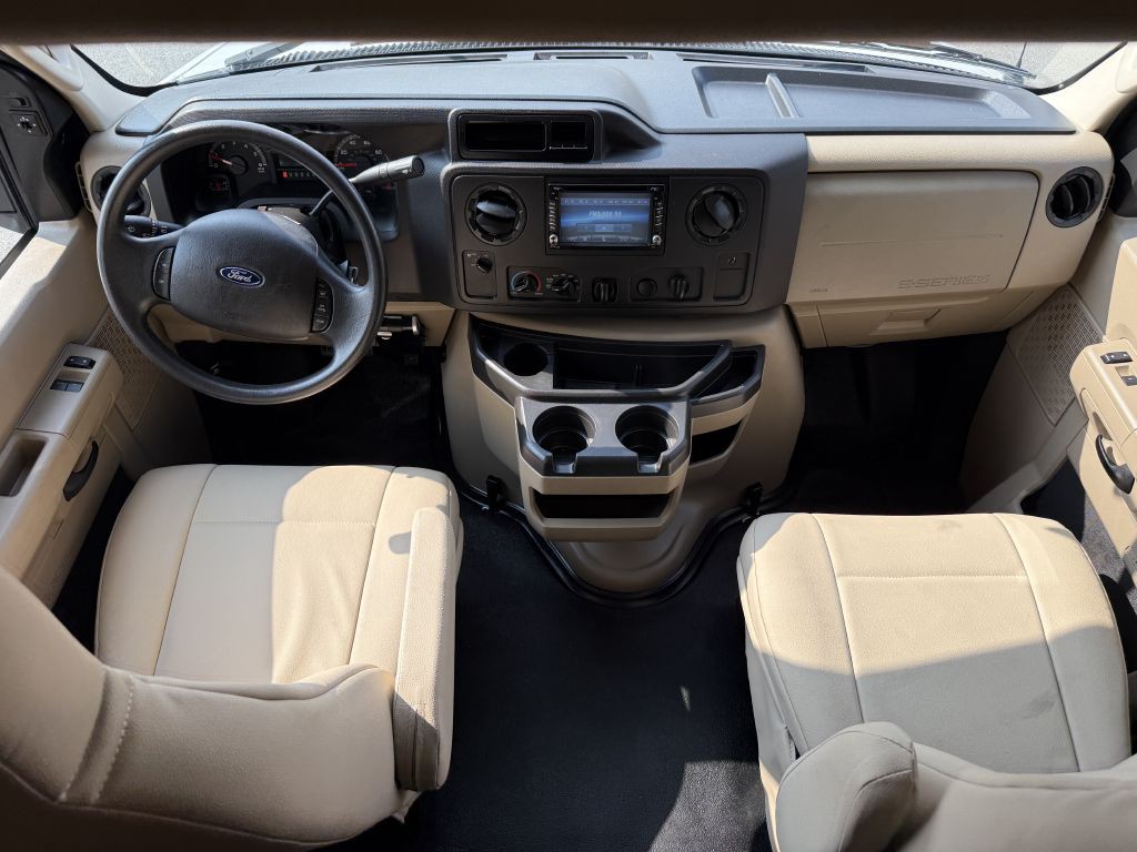 2018 Ford Econoline Image 38