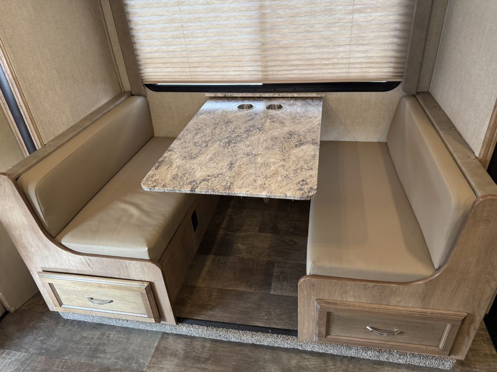 2018 Ford Econoline Image 43