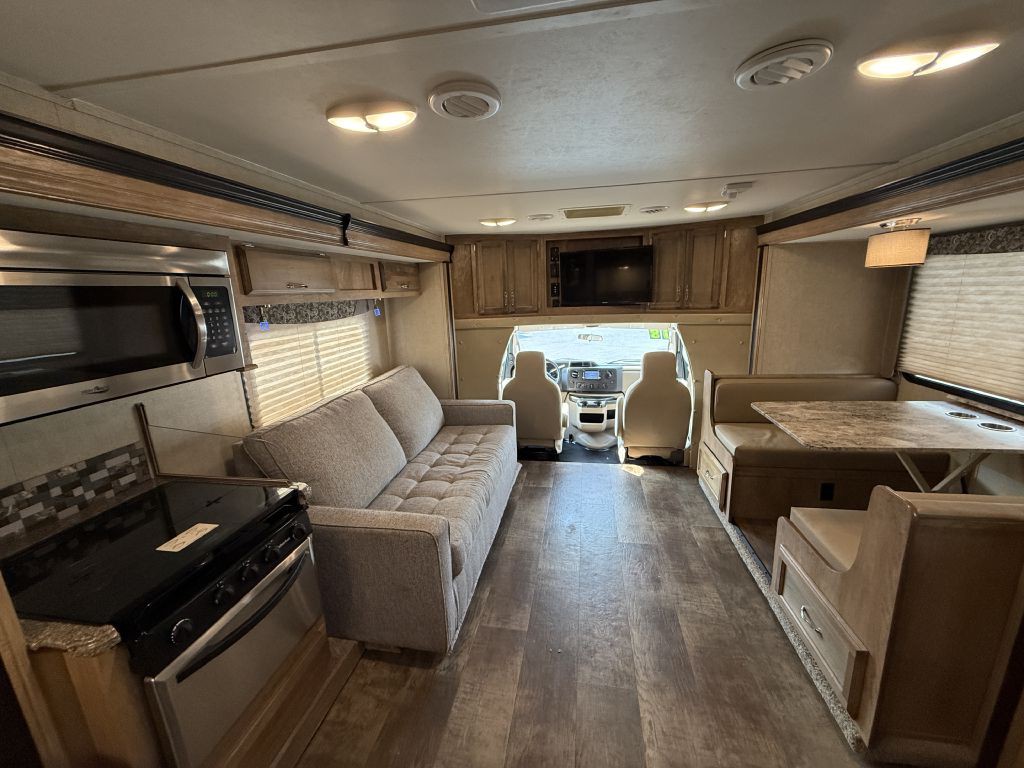 2018 Ford Econoline Image 74