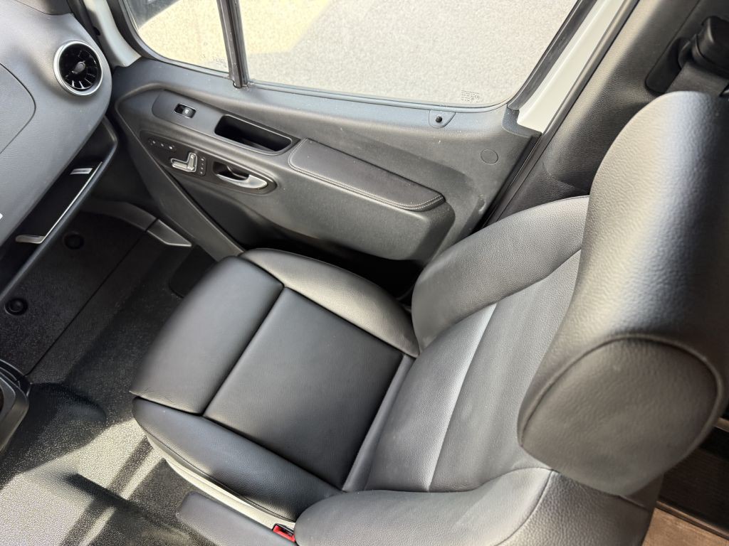 2021 Mercedes-Benz Sprinter Image 54