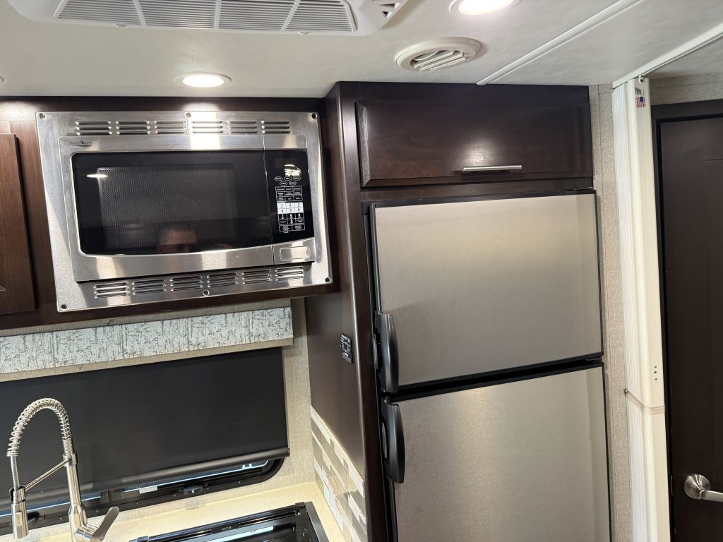 2021 Mercedes-Benz Sprinter Image 61