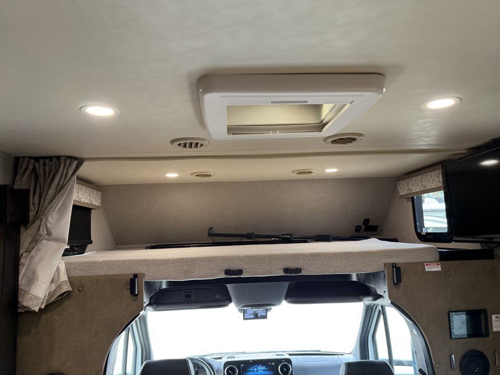 2021 Mercedes-Benz Sprinter Image 69