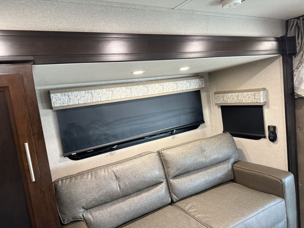 2021 Mercedes-Benz Sprinter Image 70