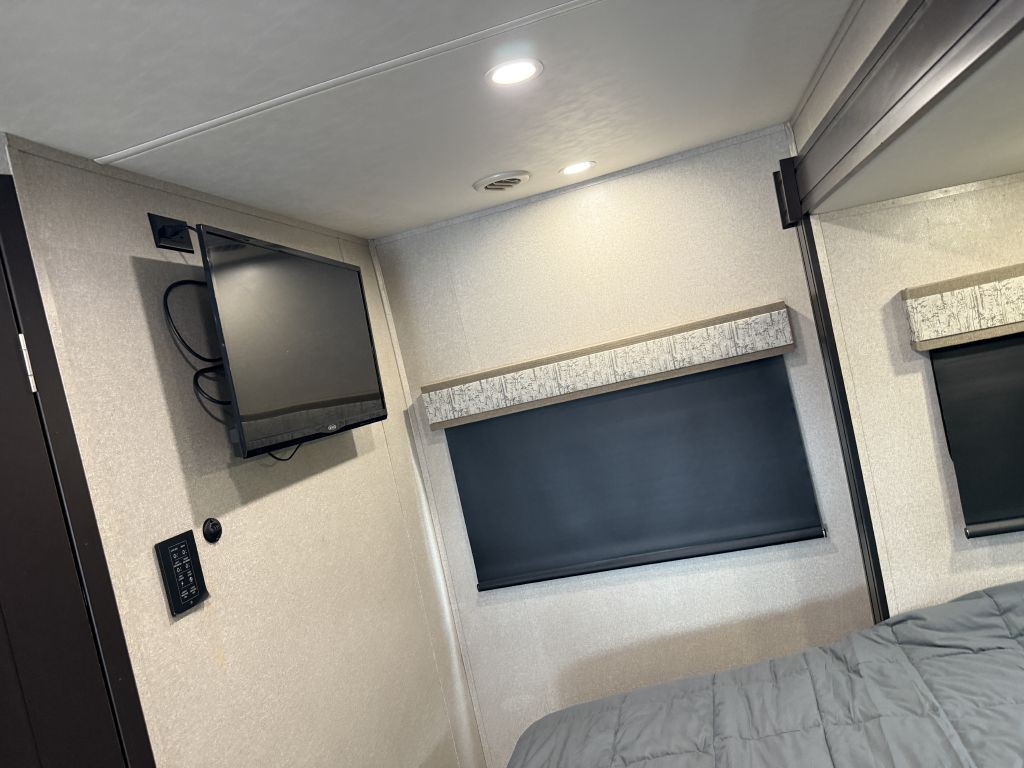 2021 Mercedes-Benz Sprinter Image 75