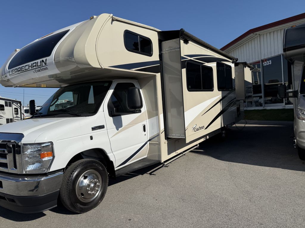 2022 Ford Econoline Image 1