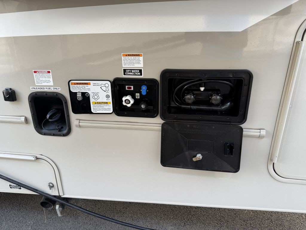 2022 Ford Econoline Image 21