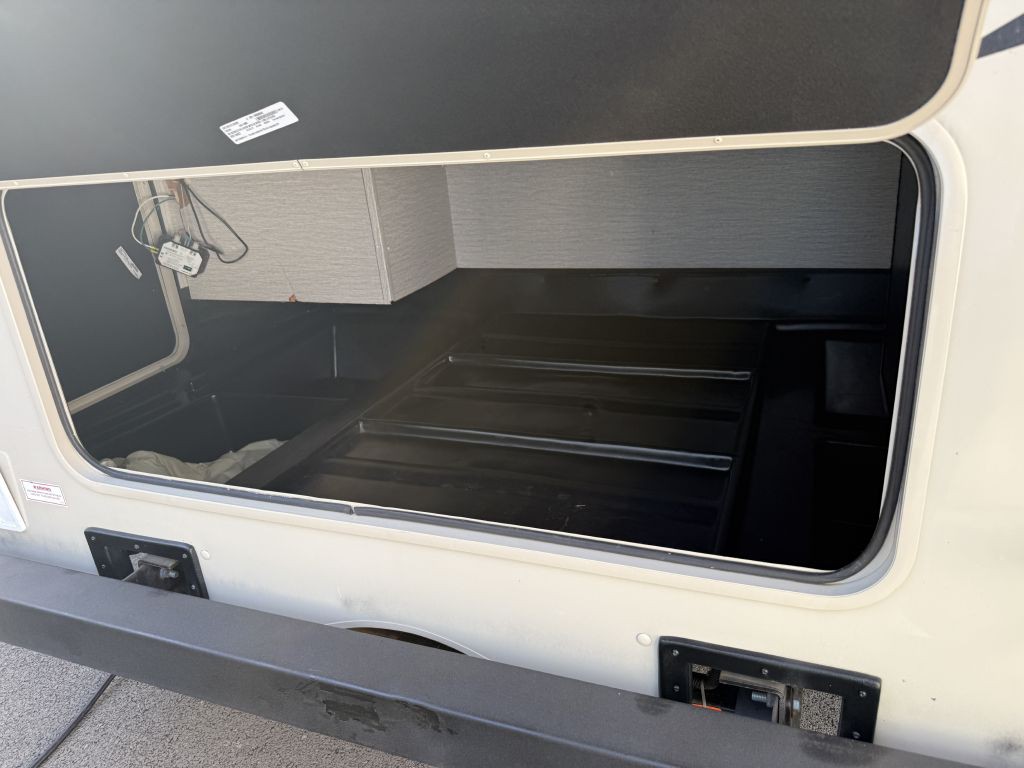 2022 Ford Econoline Image 24