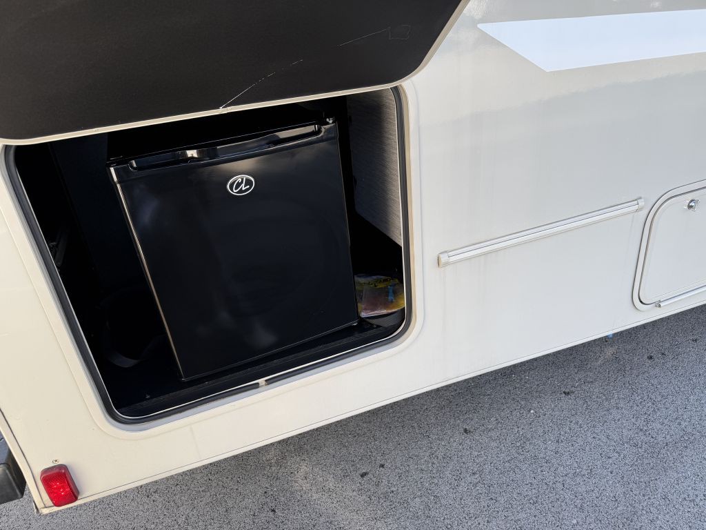 2022 Ford Econoline Image 27