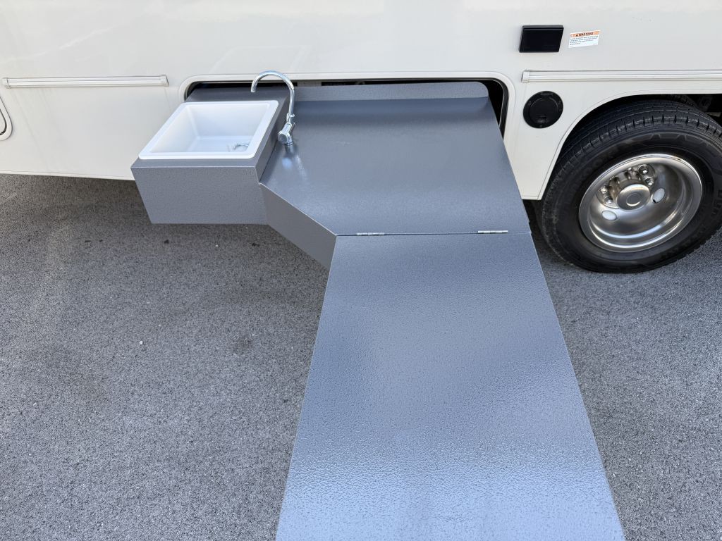 2022 Ford Econoline Image 29