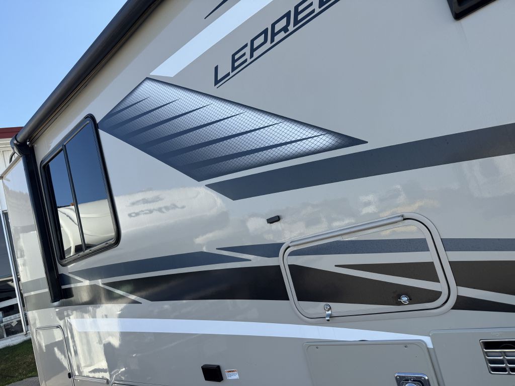 2022 Ford Econoline Image 30